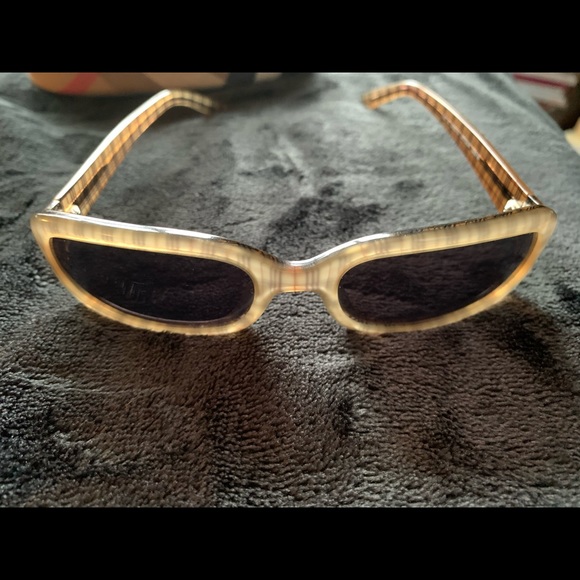 Authentic Vintage Burberry Sunglasses - Picture 3 of 6